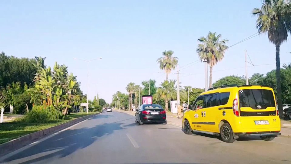 Konyaaltı Cad. Dönerciler Işıklar Perge Bulvarı Antalya Şehir Turu 1/9