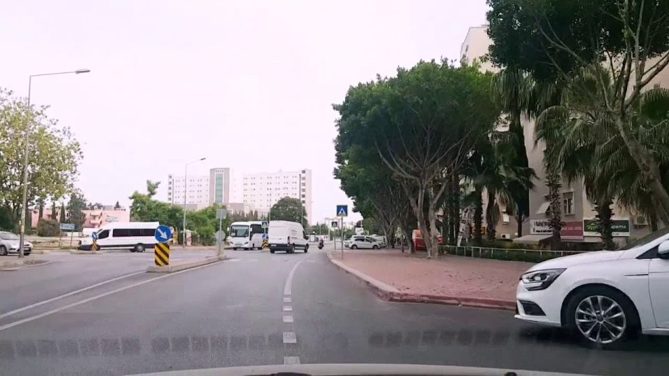TRT Cad. Meltem Mah. Devlet Hast. Yeni Adliye Antalya Şehir Merkezi 4/7