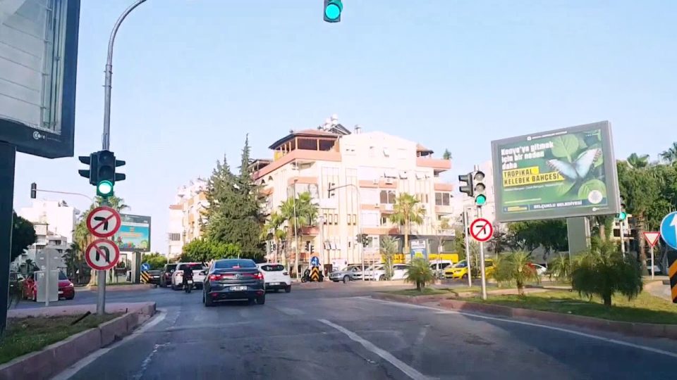 Konyaaltı Cad. Dönerciler Işıklar Perge Bulvarı Antalya Şehir Turu 6/9