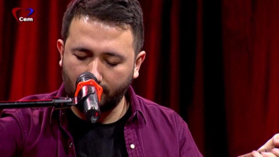 Volkan Kaplan - Ağlayı Ağlayı Durma Karşımda Sözleri
