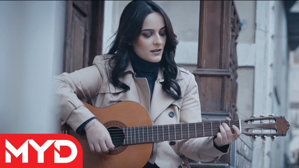BURÇE BOZKURT - Ayletme Beni Şarkı Sözleri