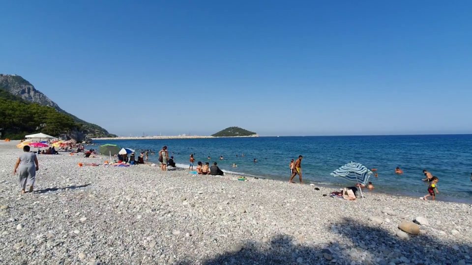Küçük Çaltıcak Plajı Deniz ve Orman Manzarası Hafta Sonu Gidilebilecek Yeler Antalya