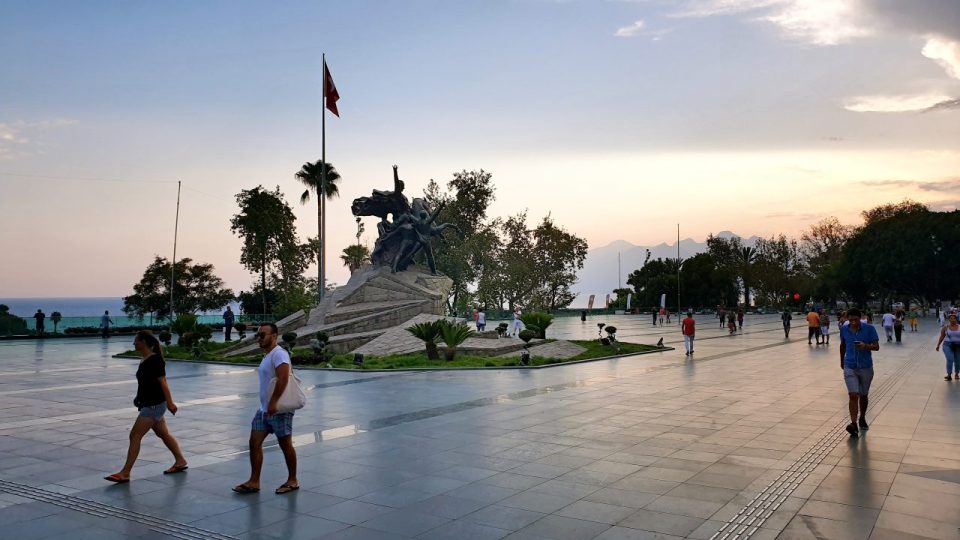 Antalya Cumhuriyet Meydanı Manzara
