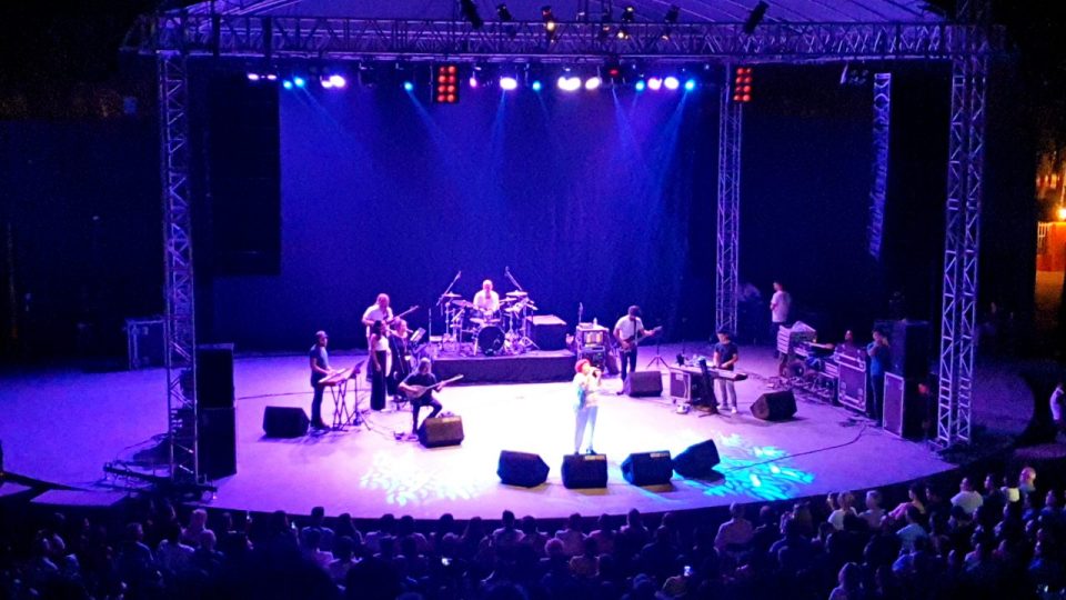 Selda Bağcan Antalya Konserinde Ayakta Alkışlandı