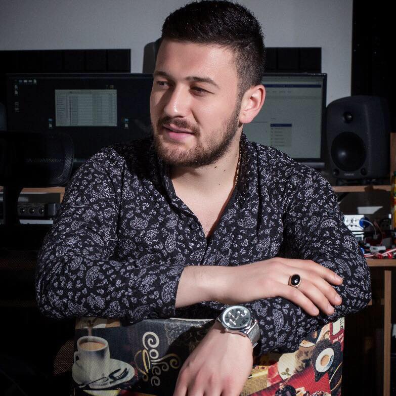 Samet Burak Ay - Gülmekten Ölücem Şarkı Sözleri
