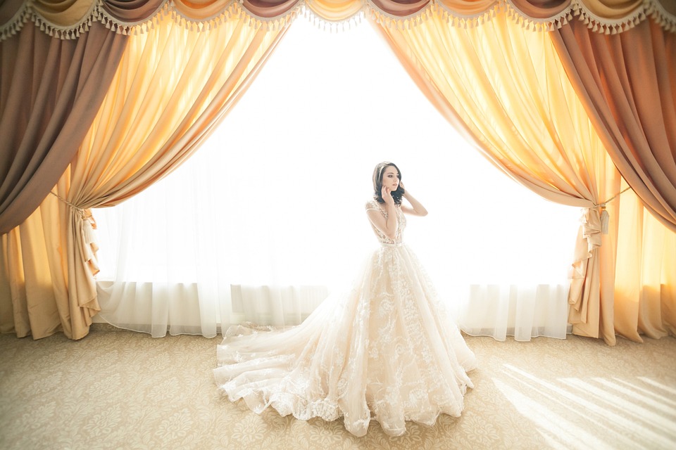 What should be considered when choosing curtains for the house?