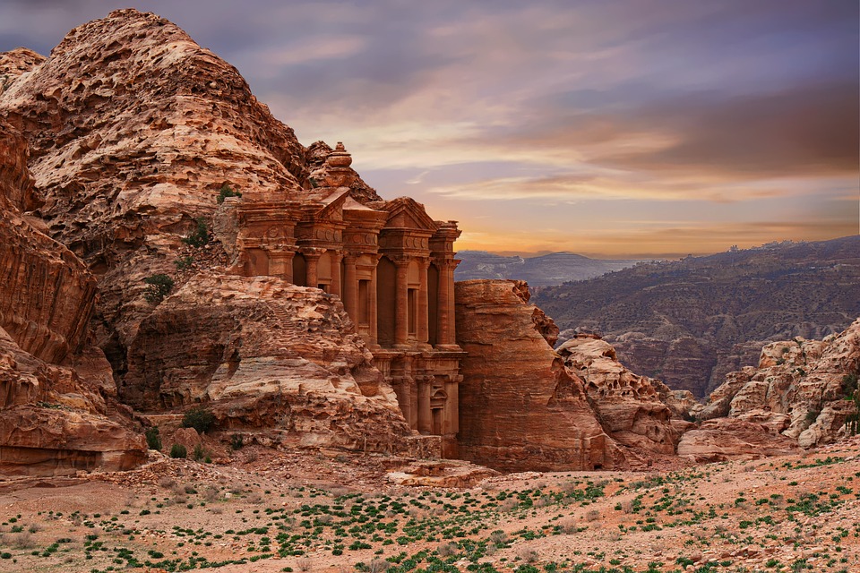 Discovering the Past and Present of Political Regimes in Middle Eastern Societies: A Top 10 Book List