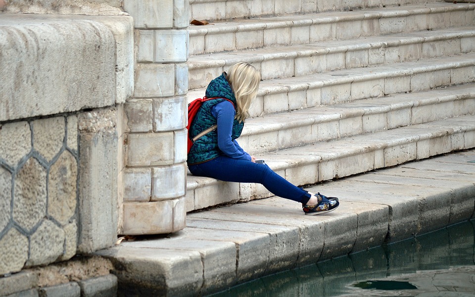 How can I ask my parent(s) for help when I am struggling with school or grades?
