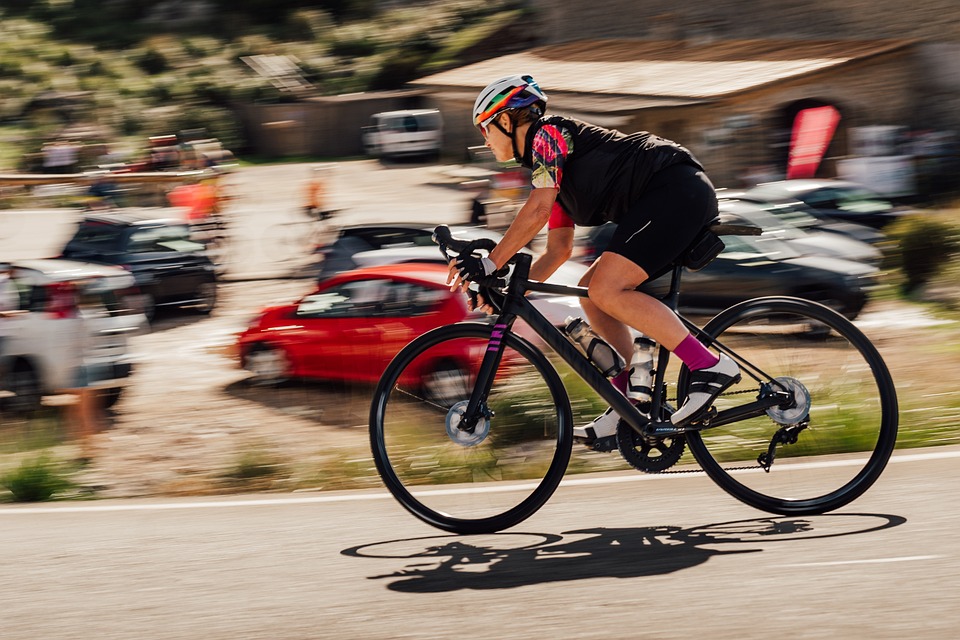 What type of cycling shoes are best for my riding style and foot shape?