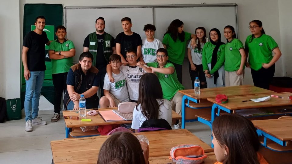 Yeşilay Gençleri "Ben de Bağımlıyım" Projesiyle Sağlıklı Yaşamın Bağımlısı Yapıyor!