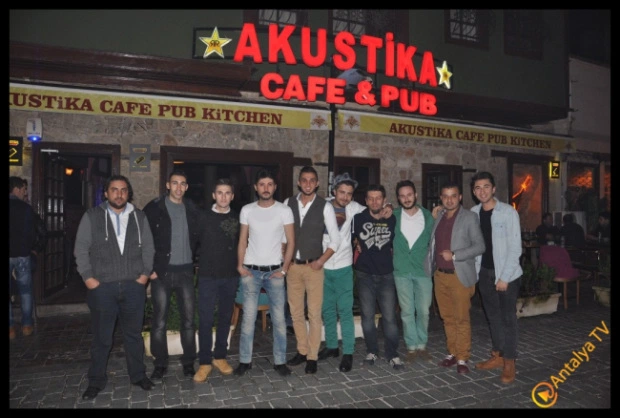 Akustika Cafe Pub Bir başka…