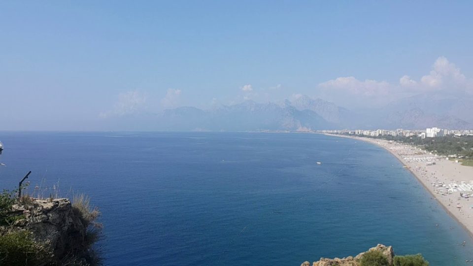 Muhteşem Konyaaltı Sahili Manzarası Antalya Gezi Tatil Tur