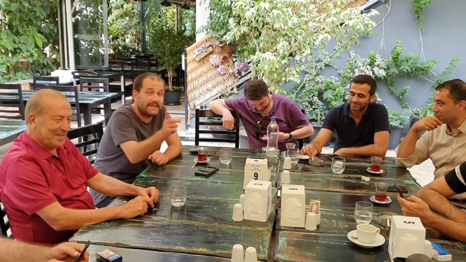 Dostları Nihat Kavşut’a taziye için Nasreddin Restoran’da bir araya geldi