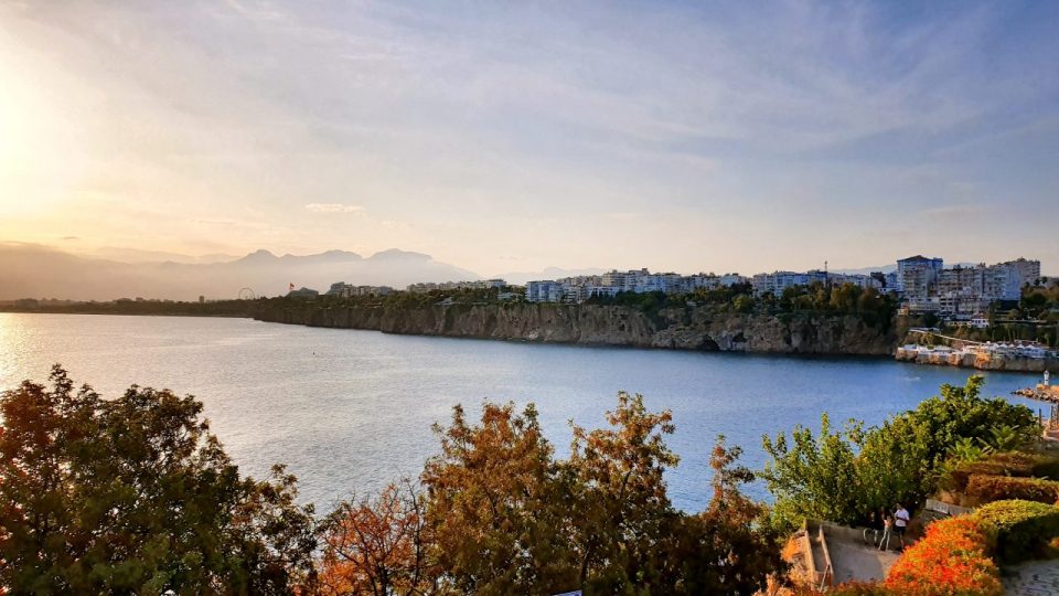 Antalya Karaalioğlu Parkı – Hıdırlık Kulesi Antalya Turistik Yerleri