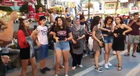 Elfida – Sana Doğru – Grup Orfe07 Antalya Sokak Müzisyenleri