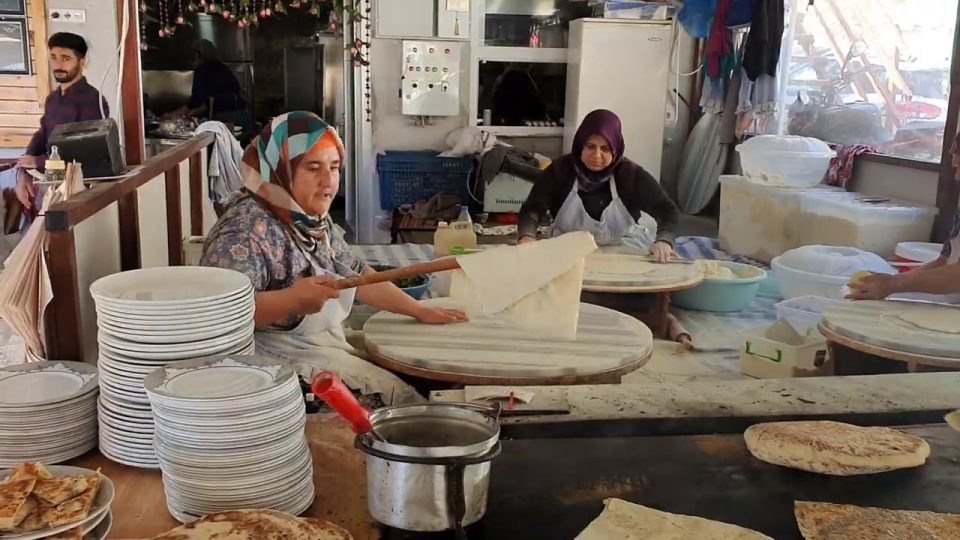 Antalya Kahvaltı Yerleri Çakırlar Gözleme Bazlama Muhtarin Yeri Sakinler Gözleme