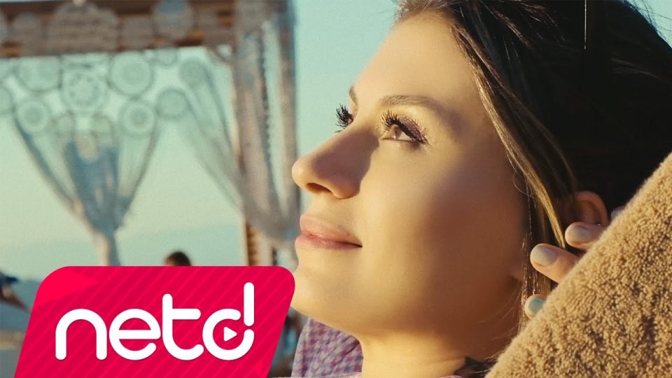 EZGI BICILI – Yeniden Başlıyoruz Şarkı Sözleri