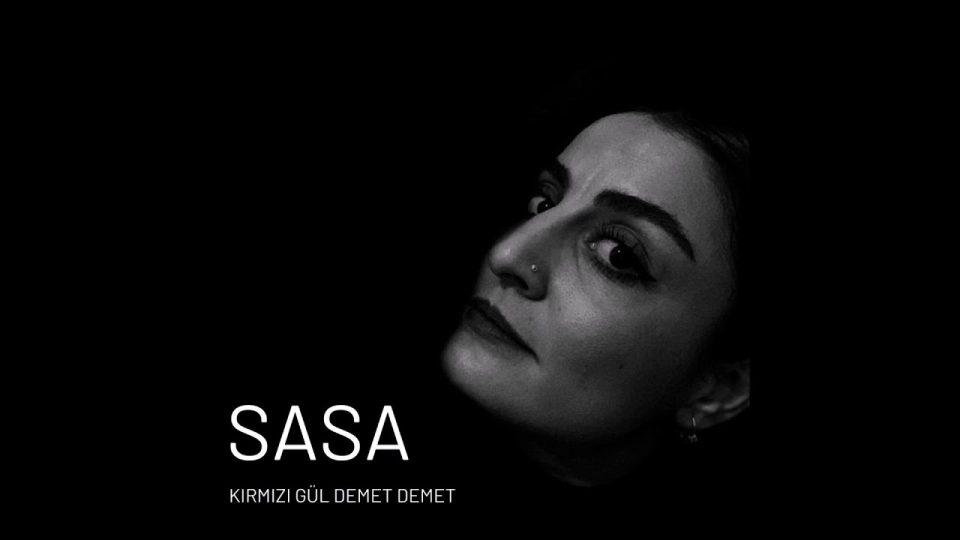 Kırmızı Gül Demet Demet Şarkı Sözleri Kırmızı Gül Demet Demet Şarkı Sözleri