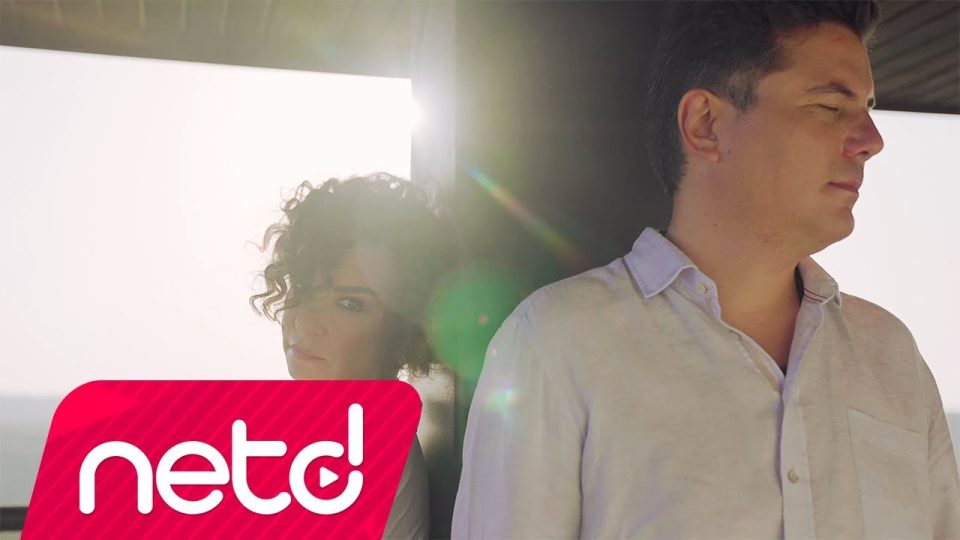 Suat Suna feat. Fatma Turgut – Aramızda Uçurumlar Şarkı Sözleri