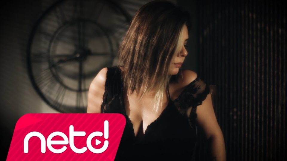 Ezel Salık – Efkârım Şarkı Sözleri