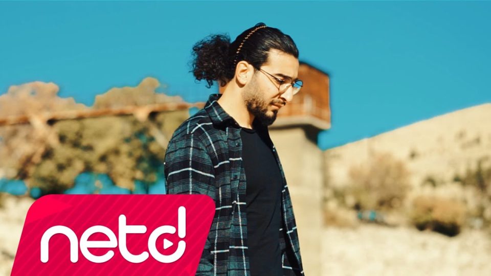 Veli Garip Gelsen De Farketmez Sözleri