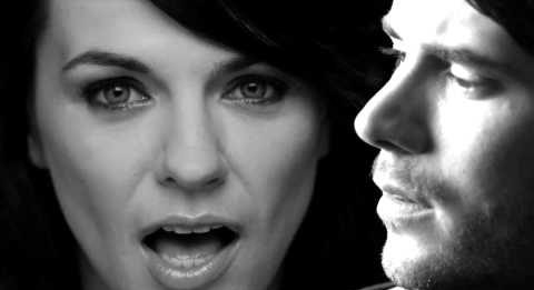 Revolverheld feat. Marta Jandová – Halt Dich an mir fest Lyrics