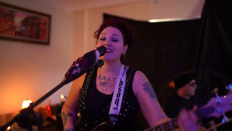 Gizem Saatci – Abaza Dayı Şarkı Sözleri