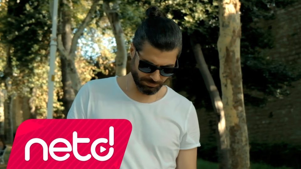 Hatem Tutkus – Sardunyalar Şarkı Sözleri