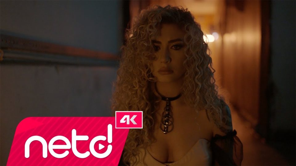 Sena Şener – Çok Geç Kaldın Şarkı Sözleri