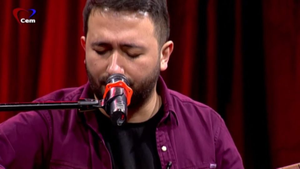 Volkan Kaplan – Gine Bahar Bahar Oldu Bezindi Bağlar | Şarkı Sözleri